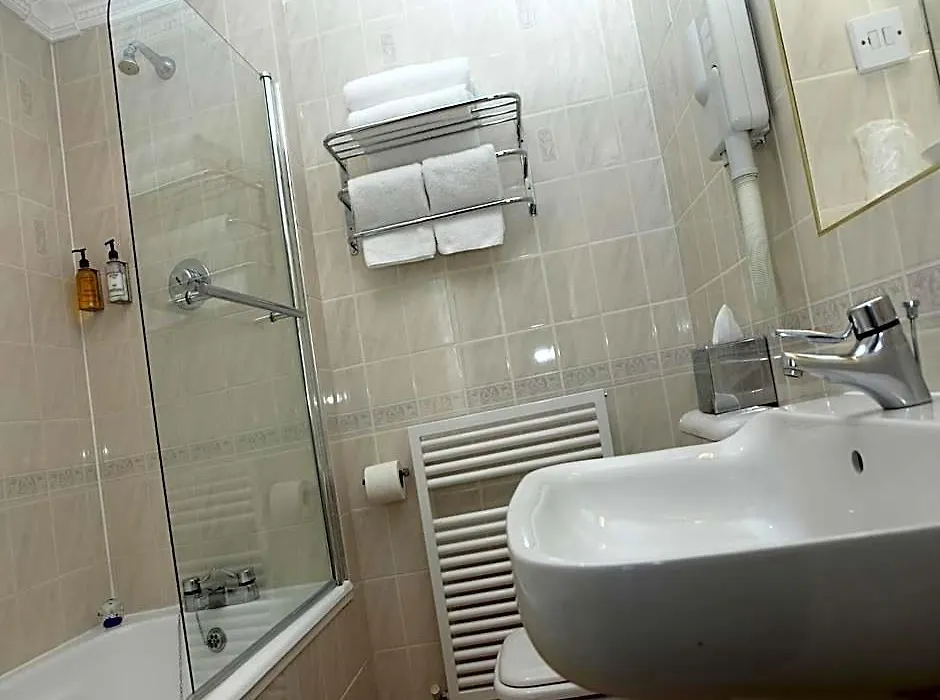 Gatwick Cambridge Hotel-1